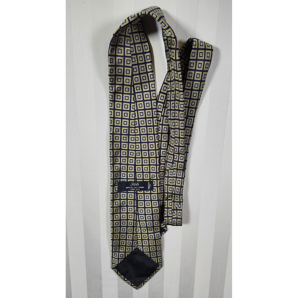 Brooks Brothers 346 Mens Silk Tie Navy Blue Gold Geometric Square Made in USA